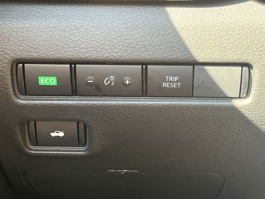 2025 Nissan Sentra SV photo 18