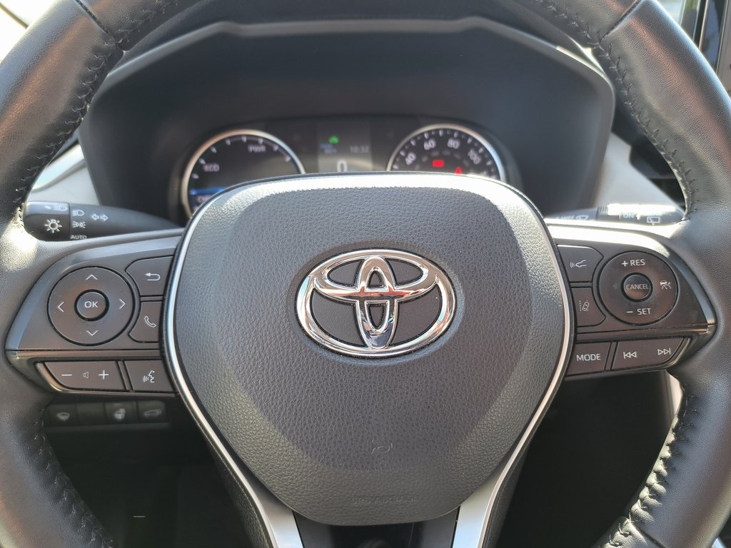 2022 Toyota RAV4 Hybrid XLE photo 13