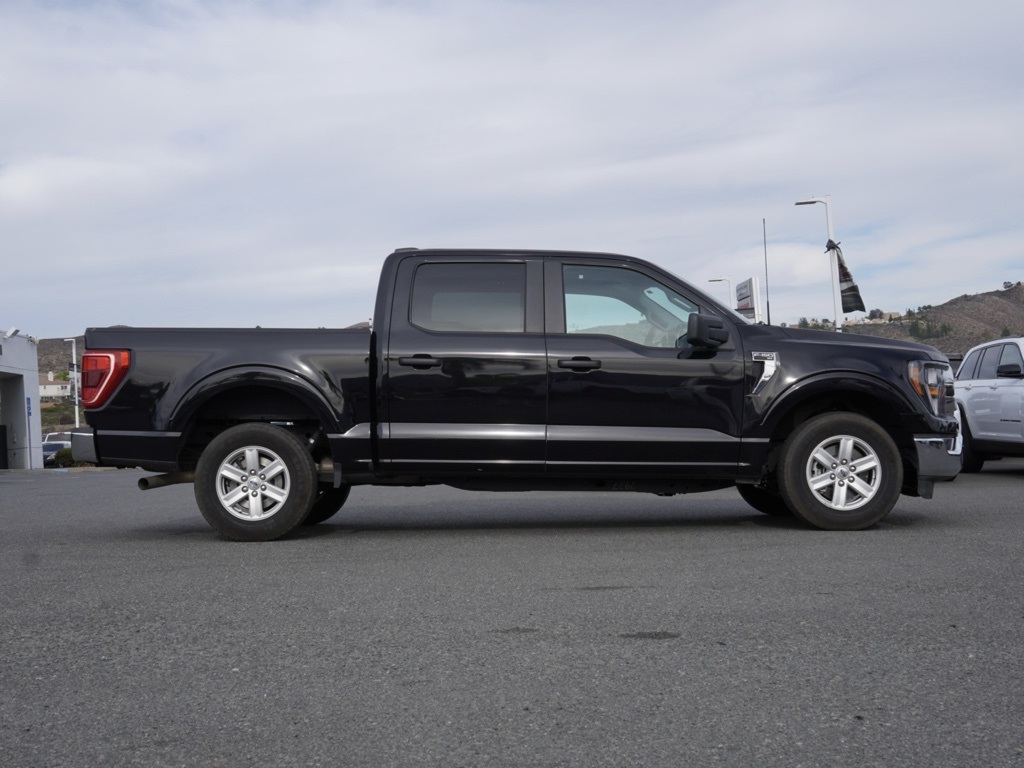 2023 Ford F-150 XLT photo 2