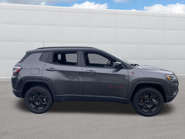 2024 Jeep Compass Trailhawk photo 9