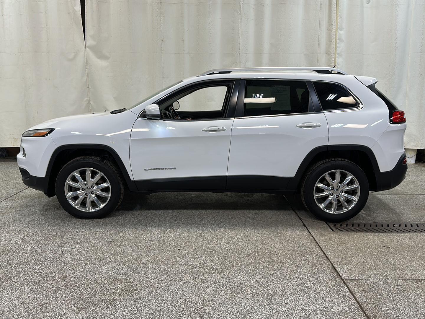 Used 2015 Jeep Cherokee Limited with VIN 1C4PJMDB5FW767296 for sale in Waconia, Minnesota