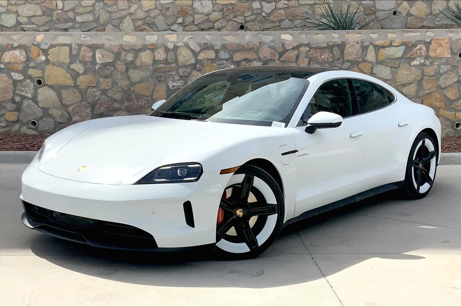2025 Porsche Taycan photo 4