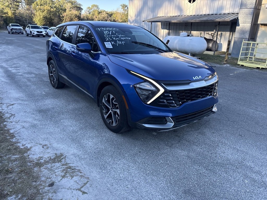2023 Kia Sportage EX photo 2