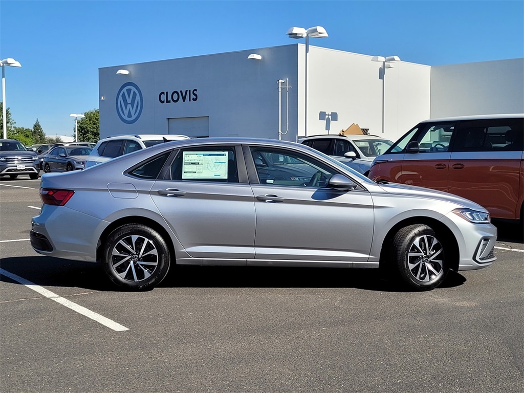 2025 Volkswagen Jetta 1.5T S photo 4