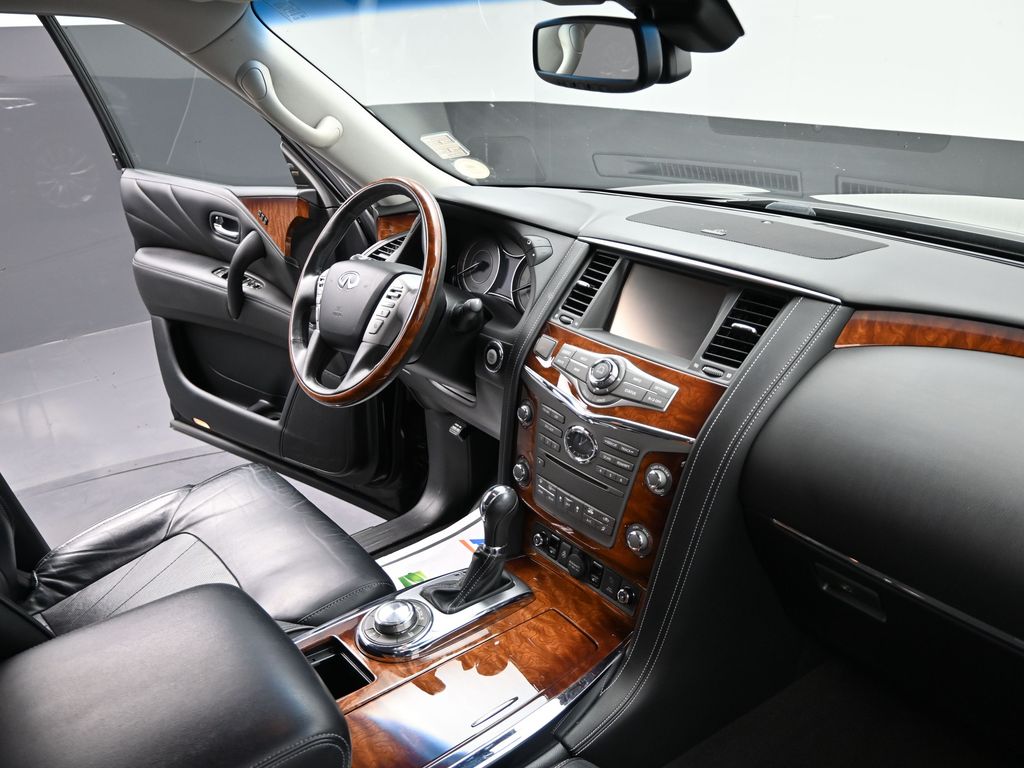 2017 Infiniti QX80 Base photo 15