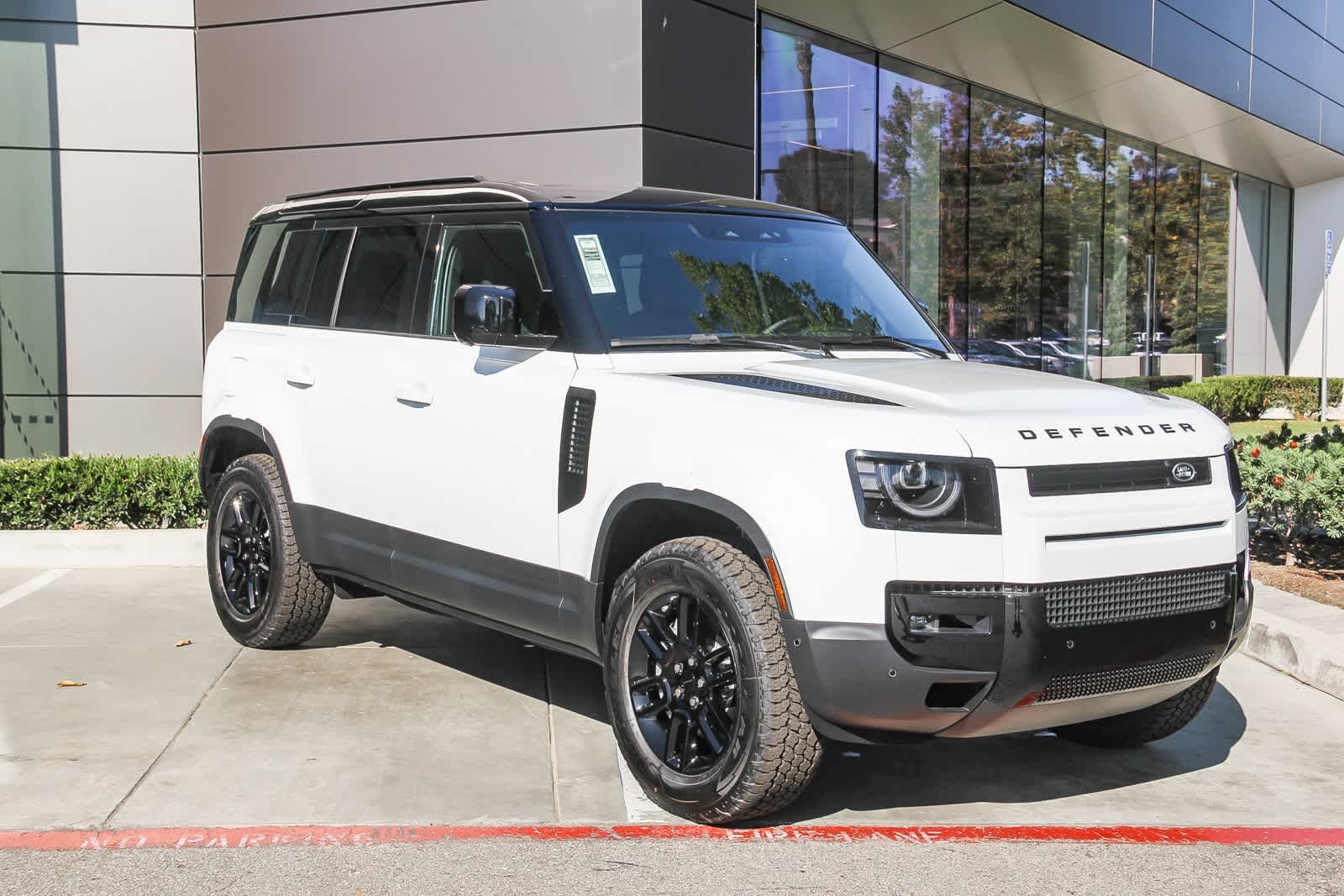 2026 Land Rover Defender 110 S photo 3