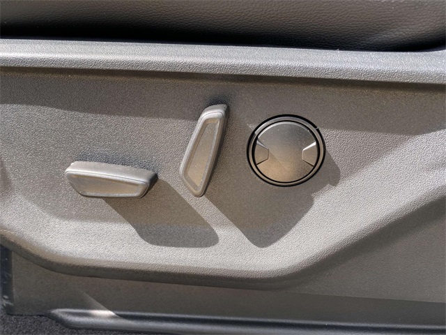 2025 Ford F-150 Lariat photo 13