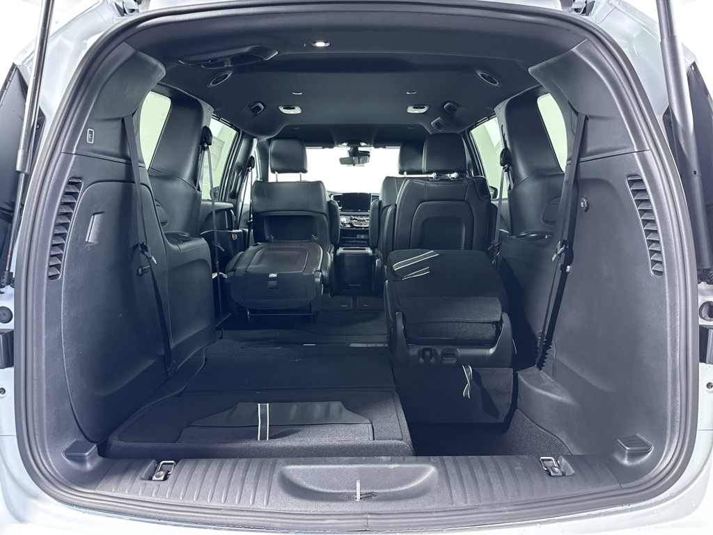 2026 Chrysler Voyager LX photo 6