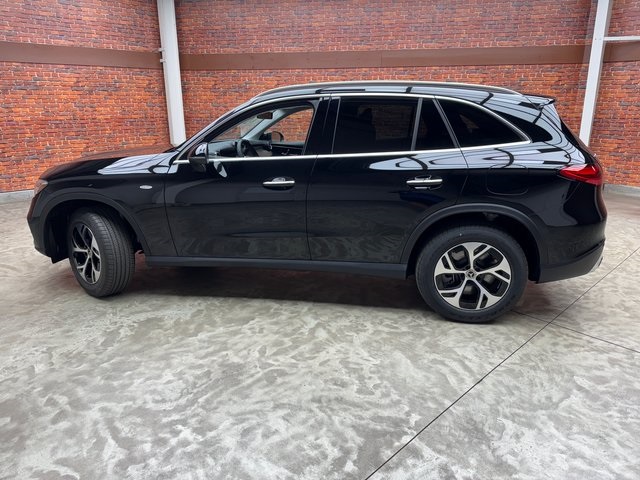 2025 Mercedes Benz GLC 350e 4MATIC photo 2