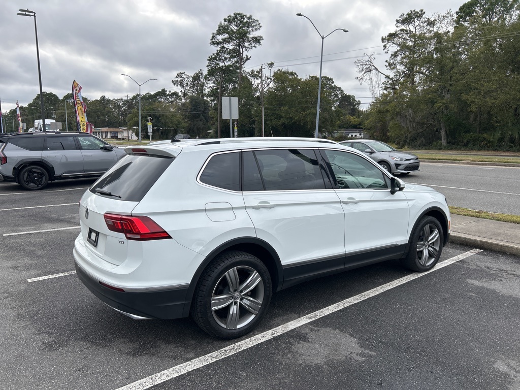 2018 Volkswagen Tiguan SEL Premium photo 2