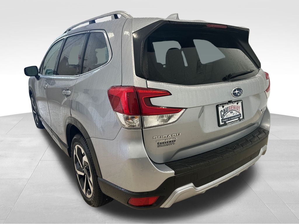 2023 Subaru Forester Touring photo 4