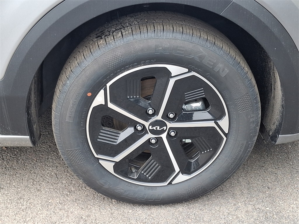 2025 Kia Niro EX photo 8
