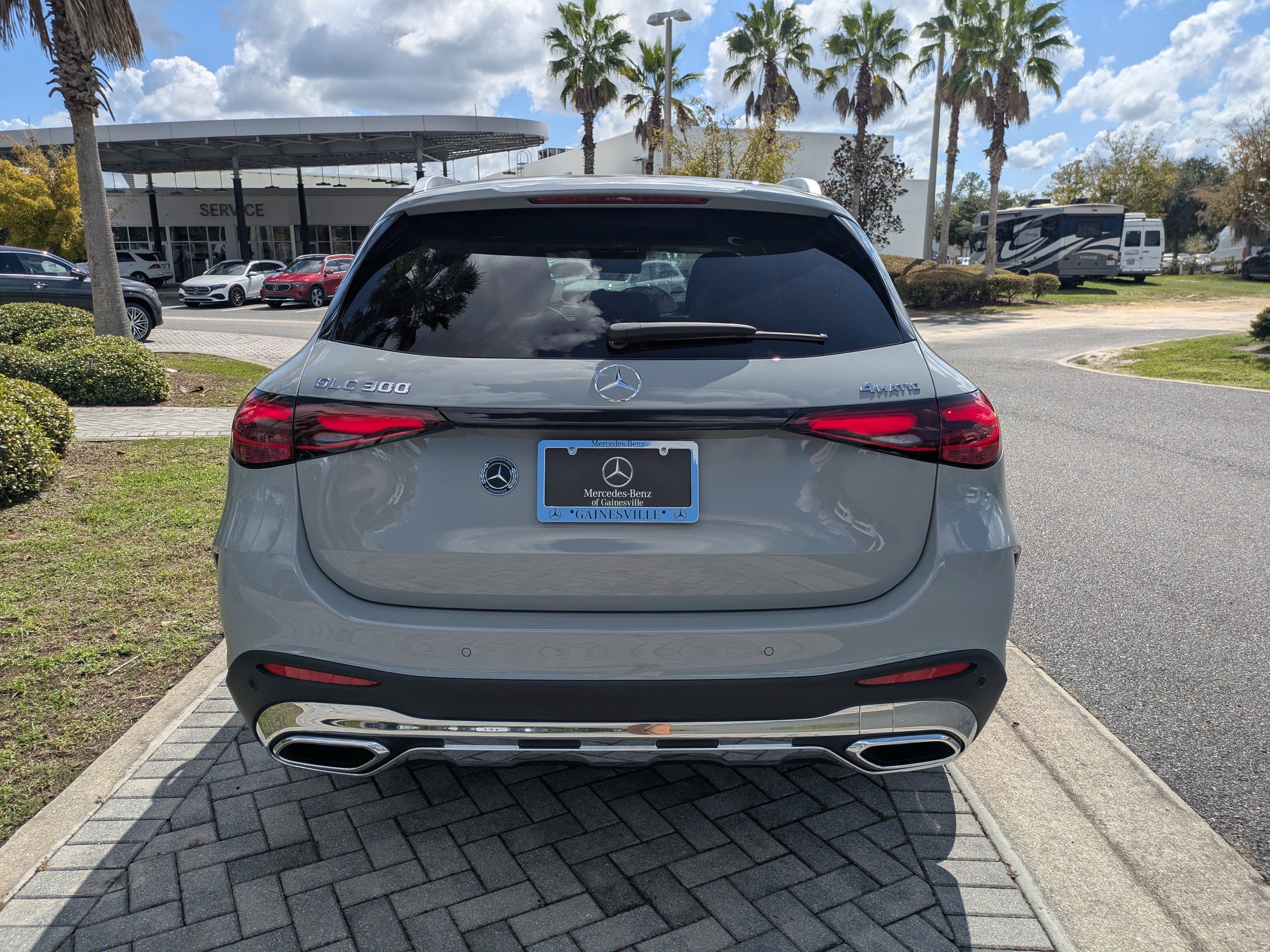 2026 Mercedes Benz GLC 300 4MATIC photo 4