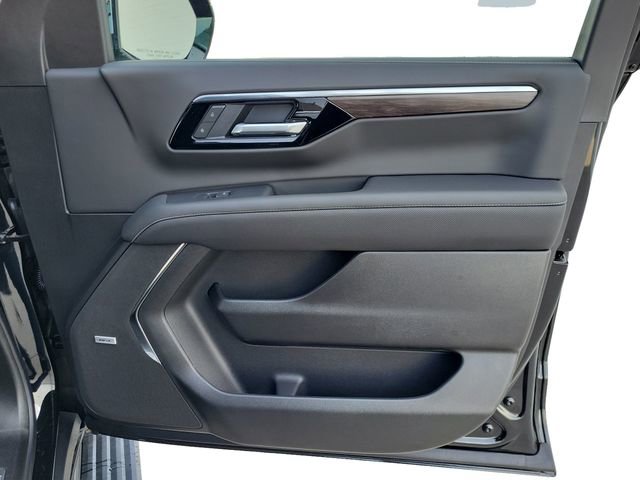 2025 Chevrolet Suburban Premier photo 22