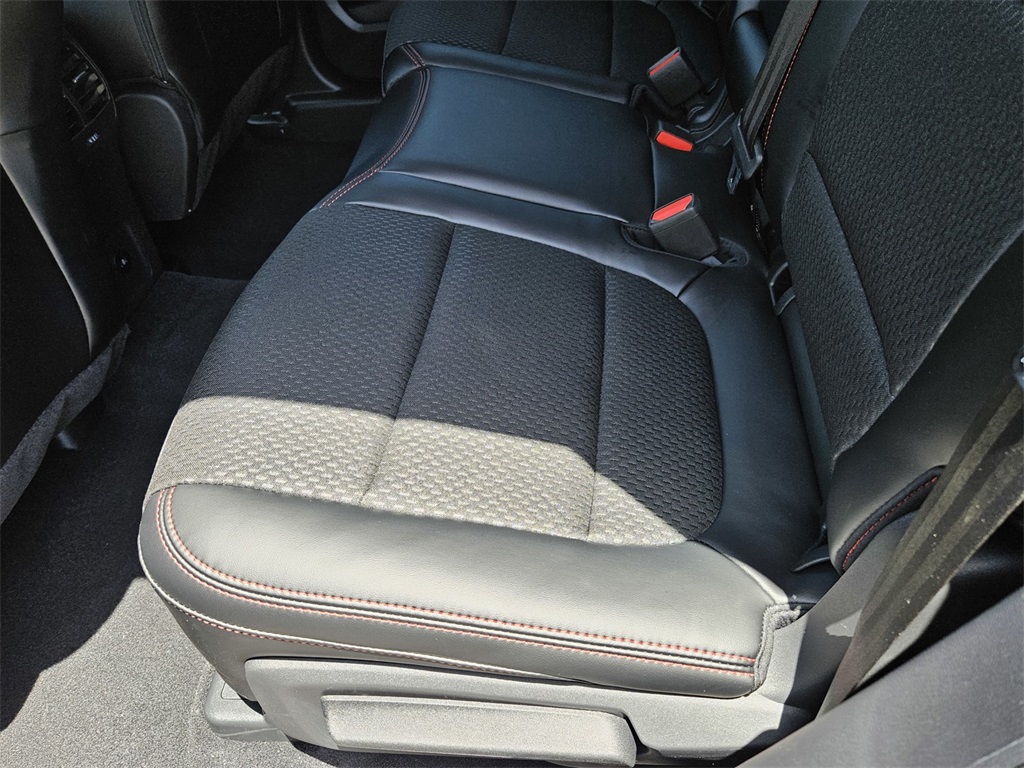 2025 Ford Escape ST-Line Hybrid photo 24