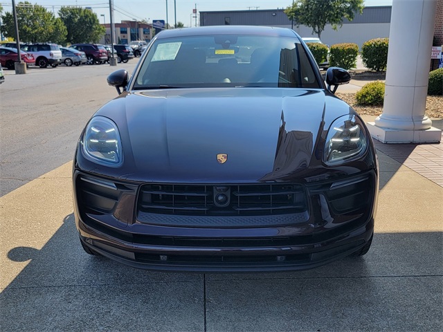 2023 Porsche Macan T photo 9