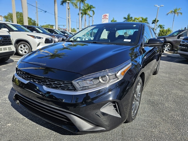 2023 Kia Forte LXS photo 4