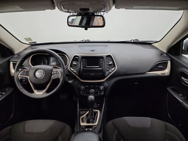 2016 Jeep Cherokee Latitude photo 16