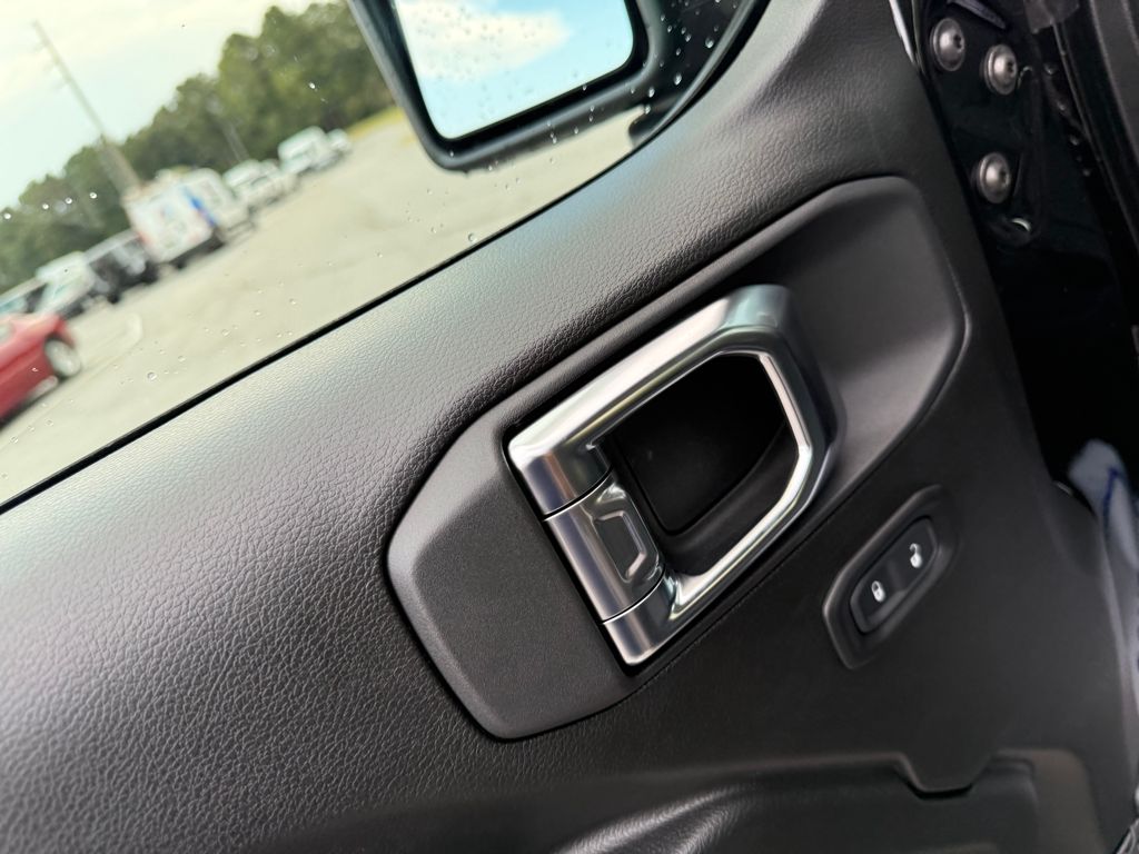 2025 Jeep Gladiator Sport photo 11