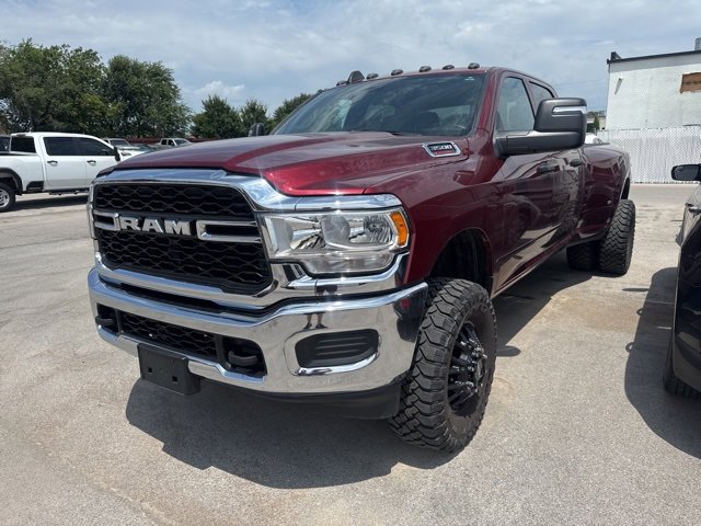 2024 Ram 3500 Tradesman photo 3