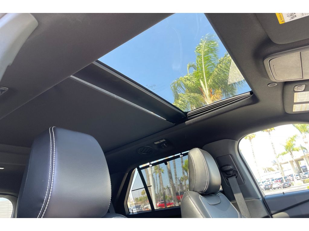 2023 Ford Explorer ST photo 20