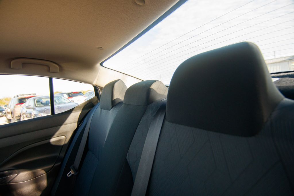 2025 Nissan Versa SV photo 18