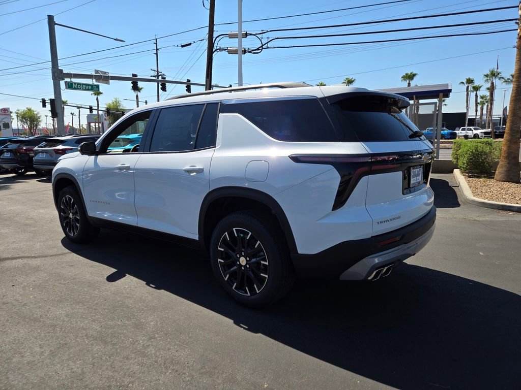 2026 Chevrolet Traverse photo 2