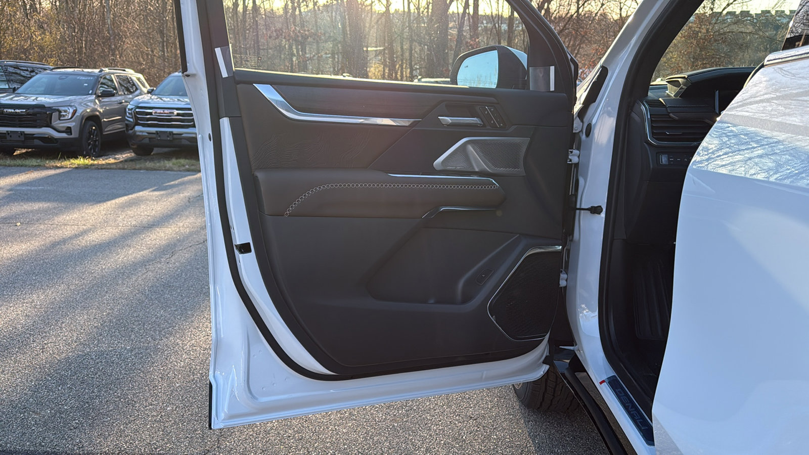 2026 Gmc Acadia Denali photo 3