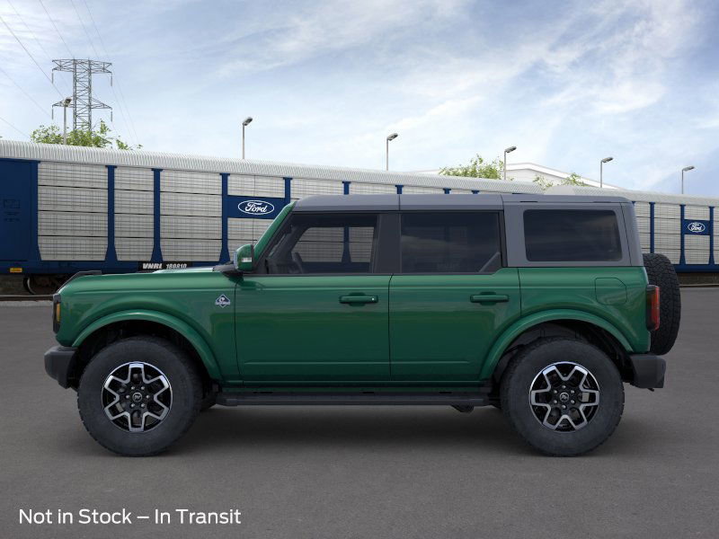 2024 Ford Bronco Outer Banks photo 3