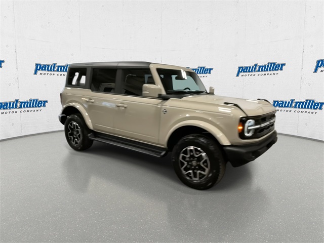 2025 Ford Bronco Outer Banks photo 2