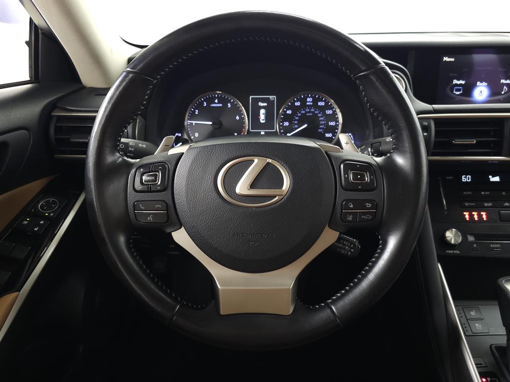 2017 Lexus IS 300 photo 15