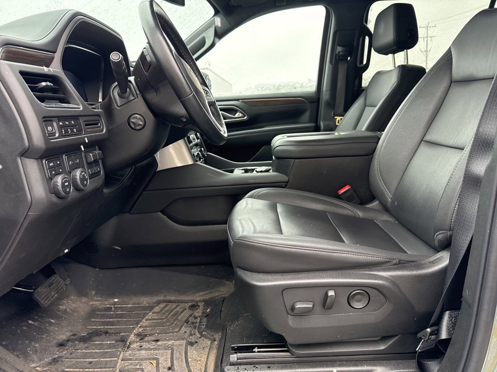 2024 Chevrolet Suburban Z71 photo 2