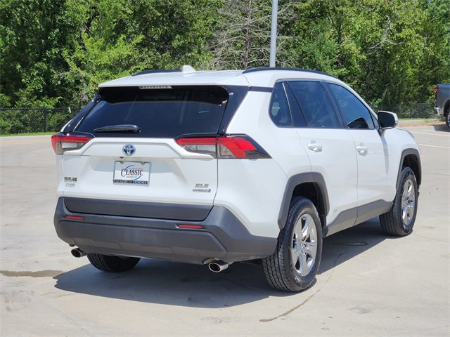 2023 Toyota RAV4 Hybrid XLE photo 4