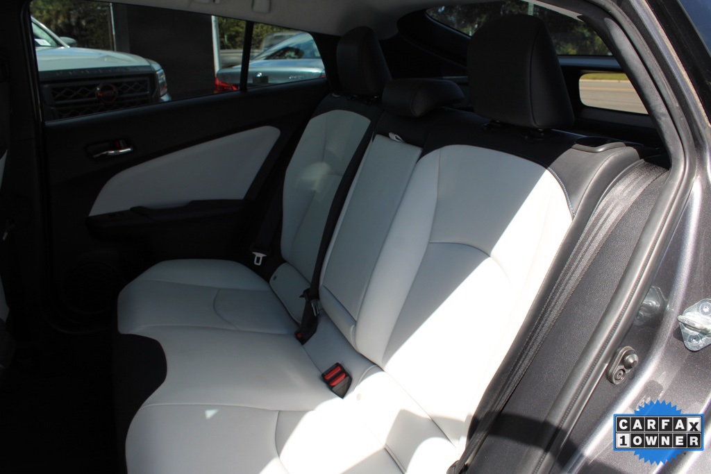 2017 Toyota Prius Four photo 29