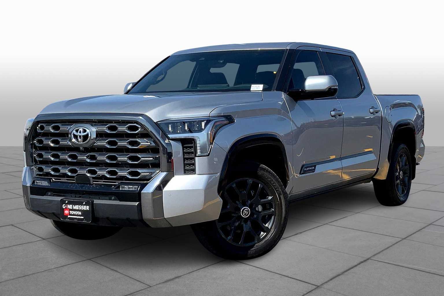 2024 Toyota Tundra Platinum CrewMax photo 2