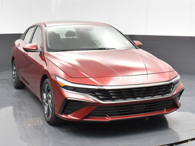 2024 Hyundai Elantra SEL Convenience photo 6