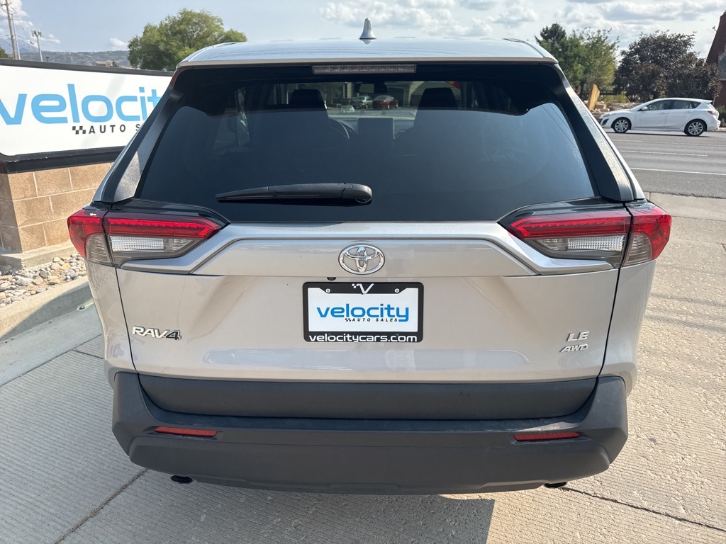 2024 Toyota RAV4 LE photo 3