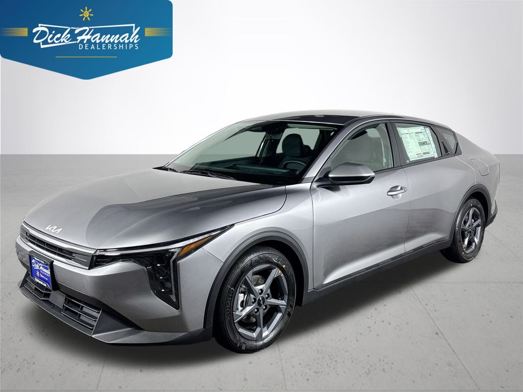 2025 Kia K4 LXS's photo