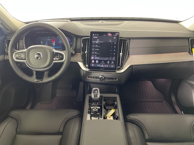 2025 Volvo XC90 T8 photo 37