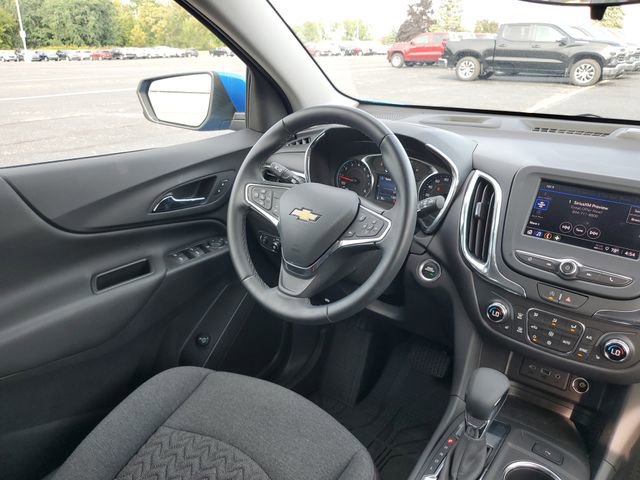 2024 Chevrolet Equinox LT photo 3
