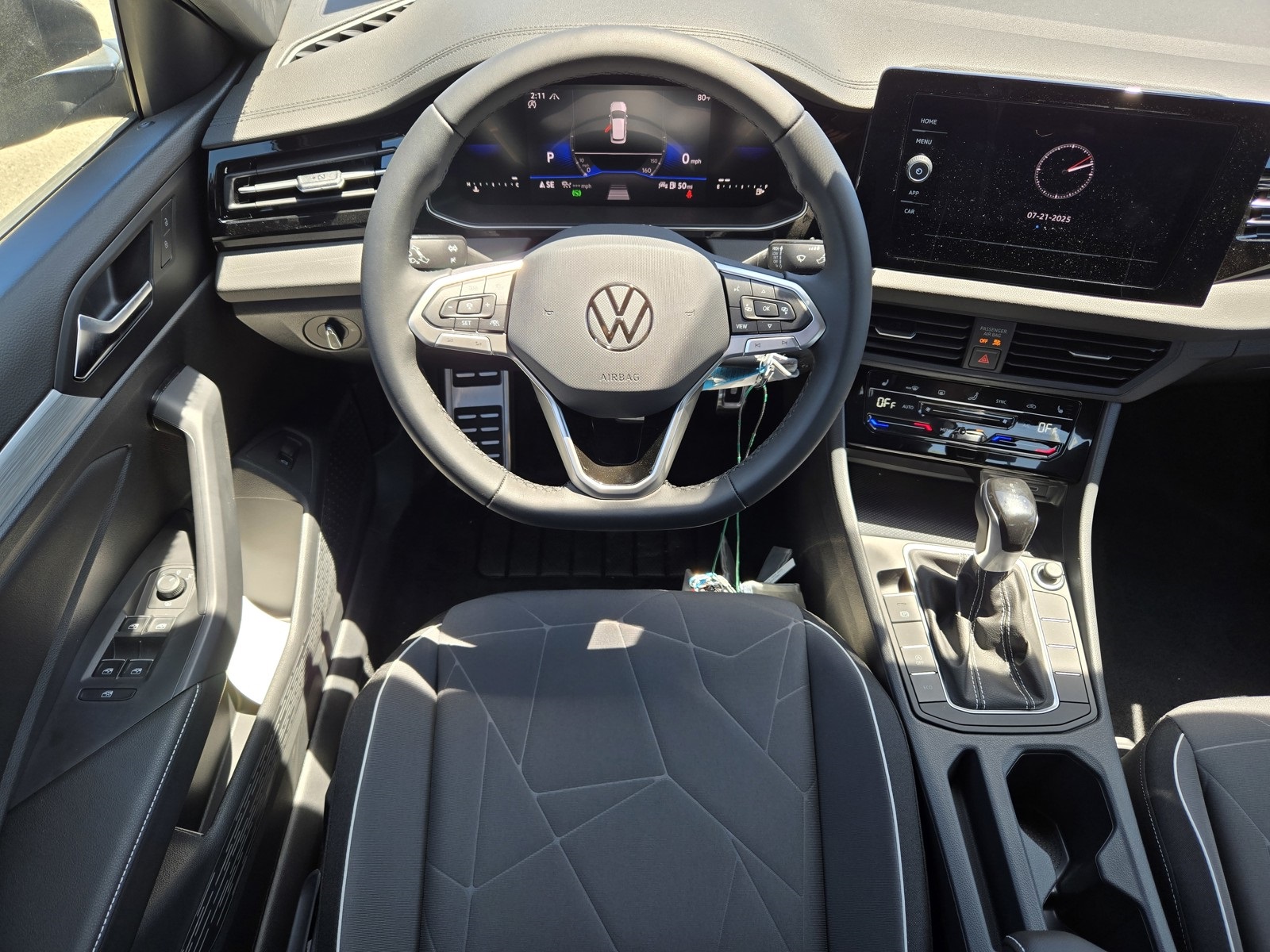 2025 Volkswagen Jetta 1.5T Sport photo 8