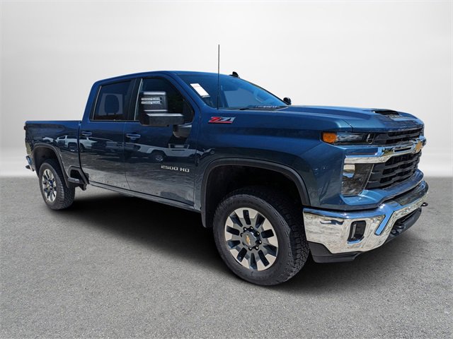 2025 Chevrolet Silverado 2500HD LT photo 2