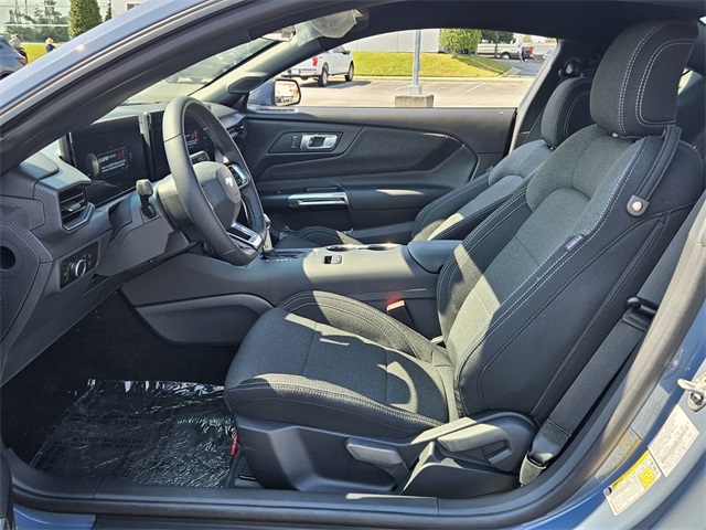 2025 Ford Mustang EcoBoost photo 11