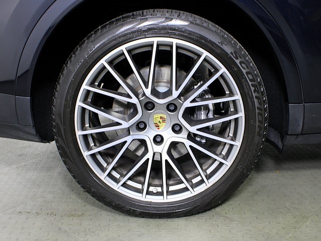 2023 Porsche Cayenne E-Hybrid Platinum Edition photo 11