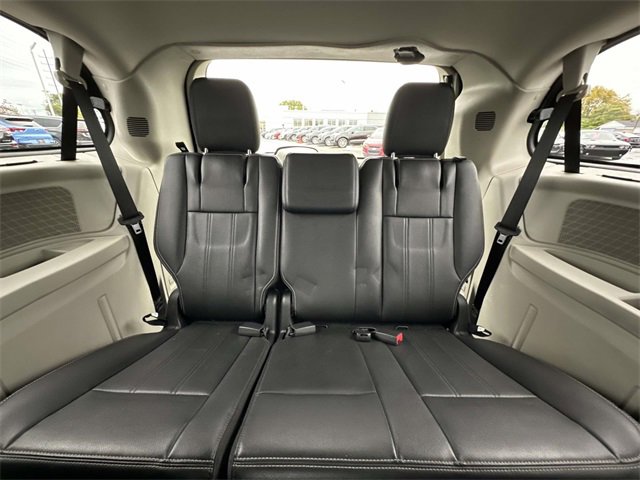 2014 Chrysler Town & Country photo 28