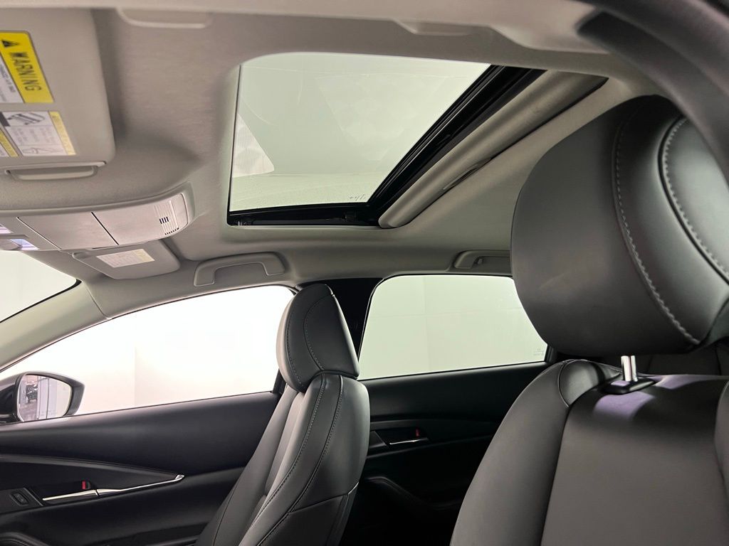 2024 Mazda CX-30 2.5 S Preferred photo 16