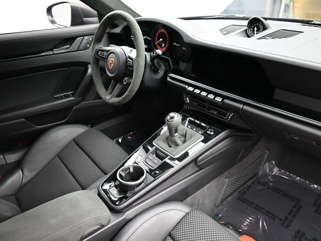 2024 Porsche 911 T photo 8