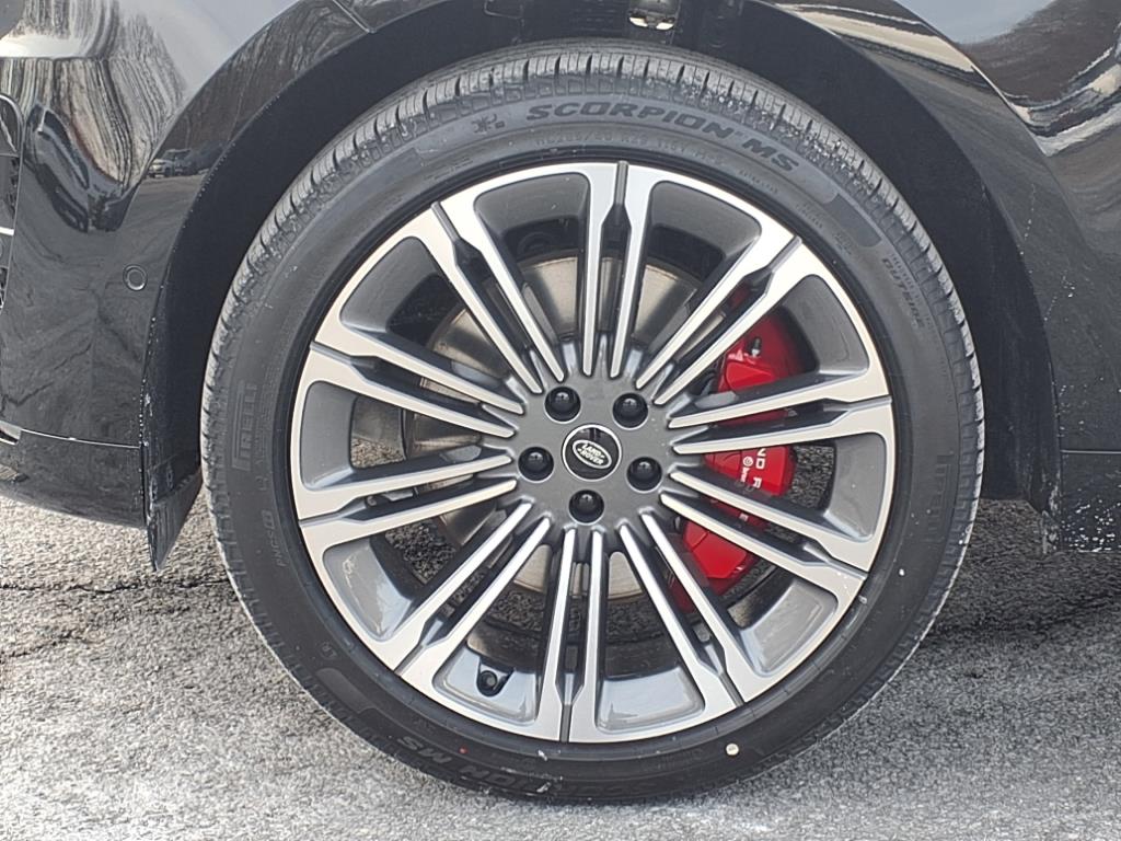 2025 Land Rover Range Rover Sport SE photo 9