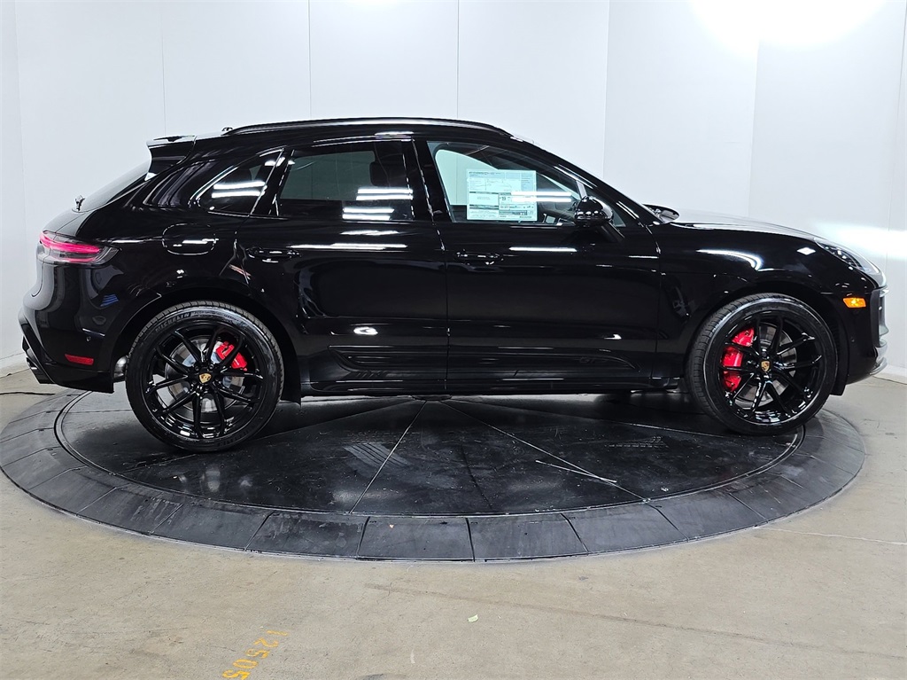 2026 Porsche Macan GTS photo 4