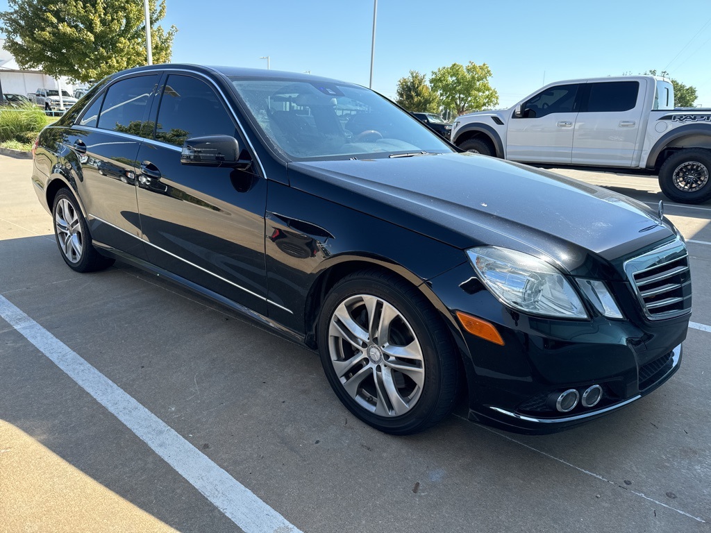 2010 Mercedes Benz E photo 2